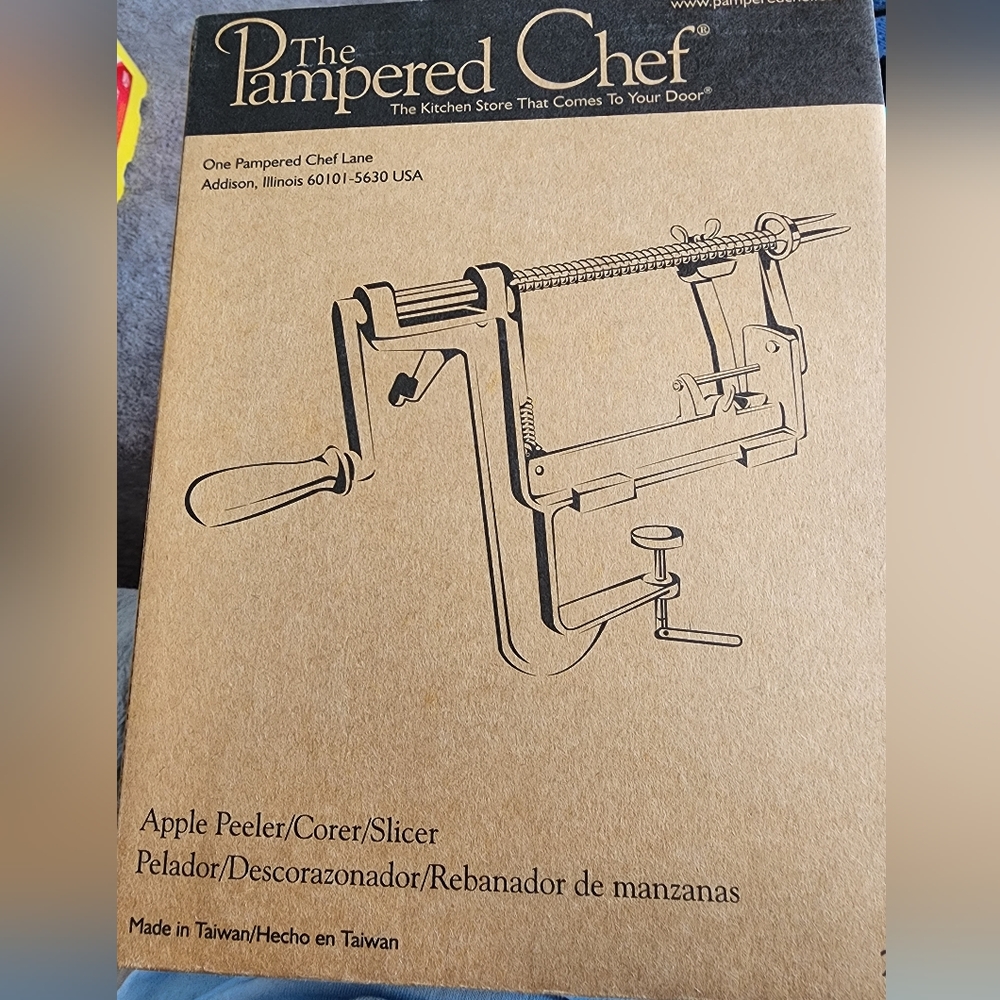 Pampered Chef apple peeler/corer/slicer table mounted - brand new in box.